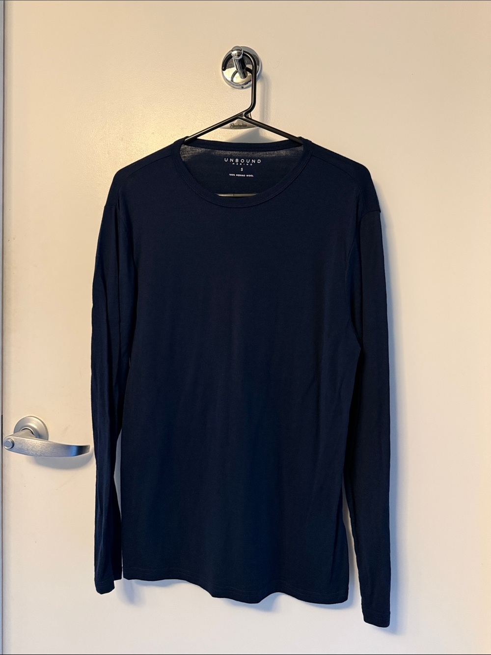 Unbound Merino Men’s Navy Blue Long-Sleeve Crewneck Tee